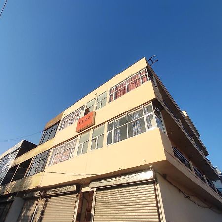 Hotel Yolo- Chandīgarh エクステリア 写真