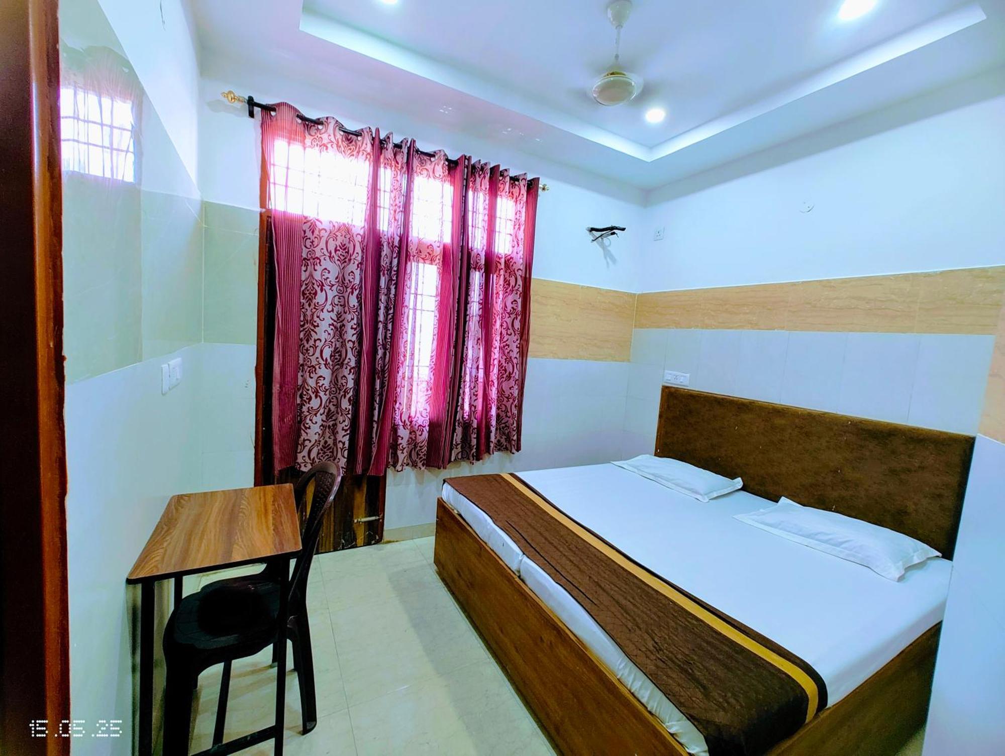 Hotel Yolo- Chandīgarh エクステリア 写真