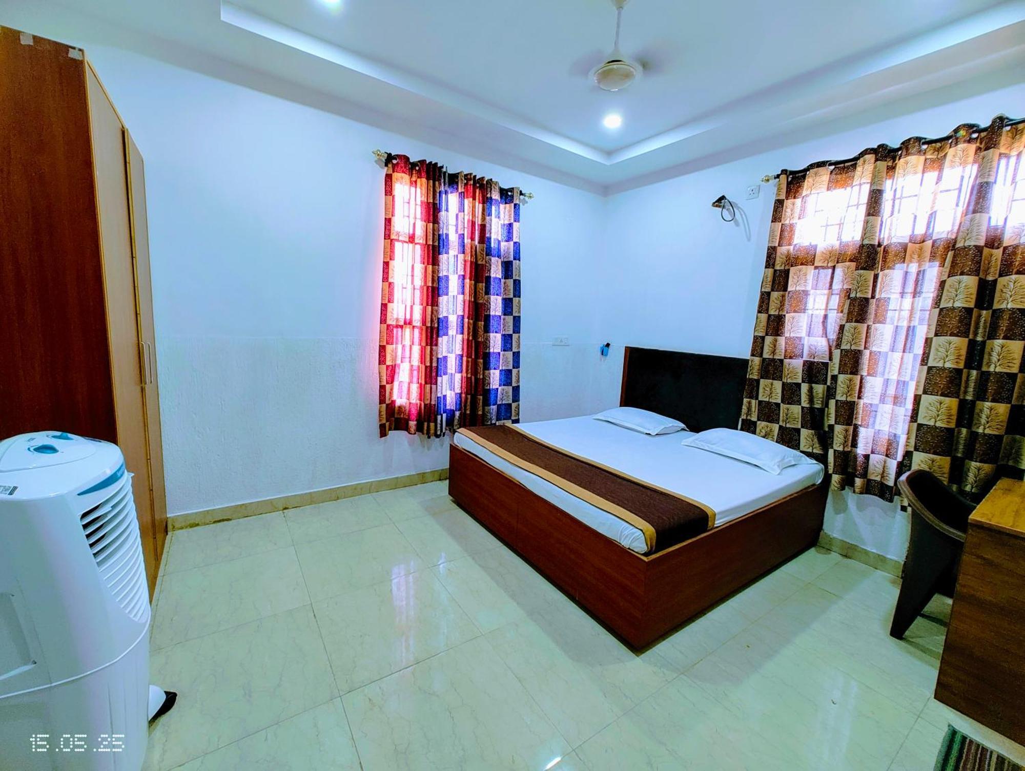 Hotel Yolo- Chandīgarh エクステリア 写真