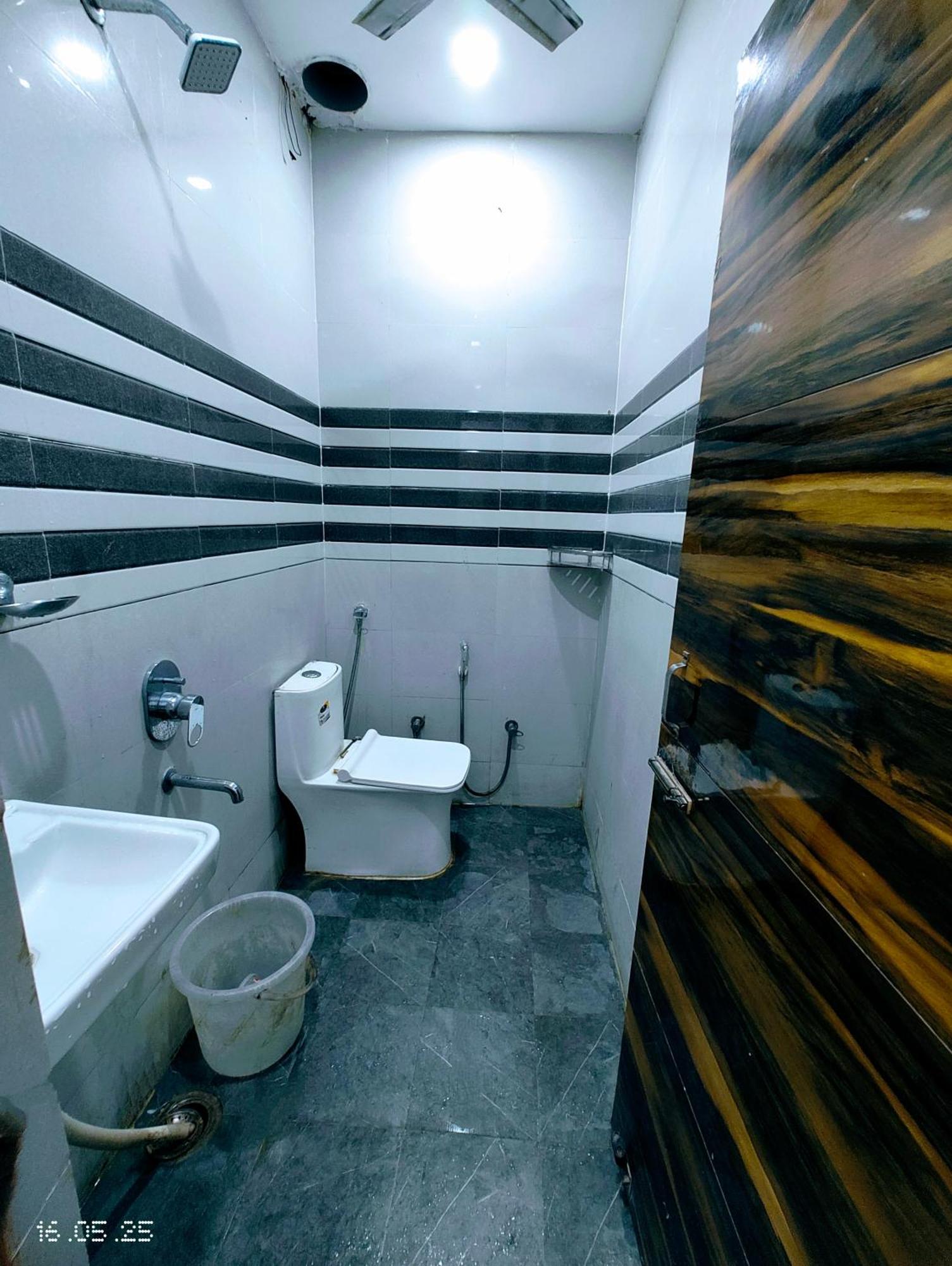 Hotel Yolo- Chandīgarh エクステリア 写真